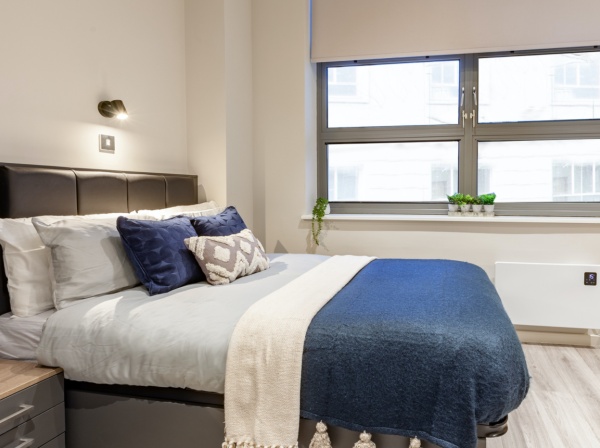 澳洲南澳大学附近租房，学生公寓是首选，包括位于校园内和校园外的公寓，可满足住宿需求和融入学生社区。